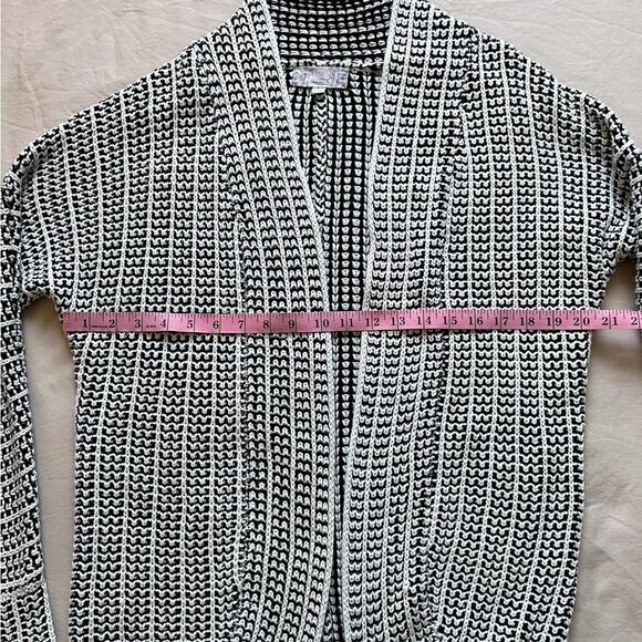 Pink Republic Women’s Open Knit Black and White Cardigan Size Large - Picture 4 of 6